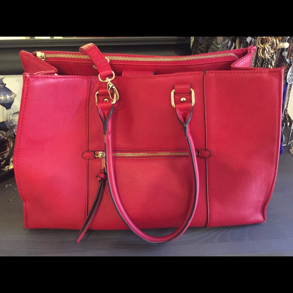Stunning red Merona tote!